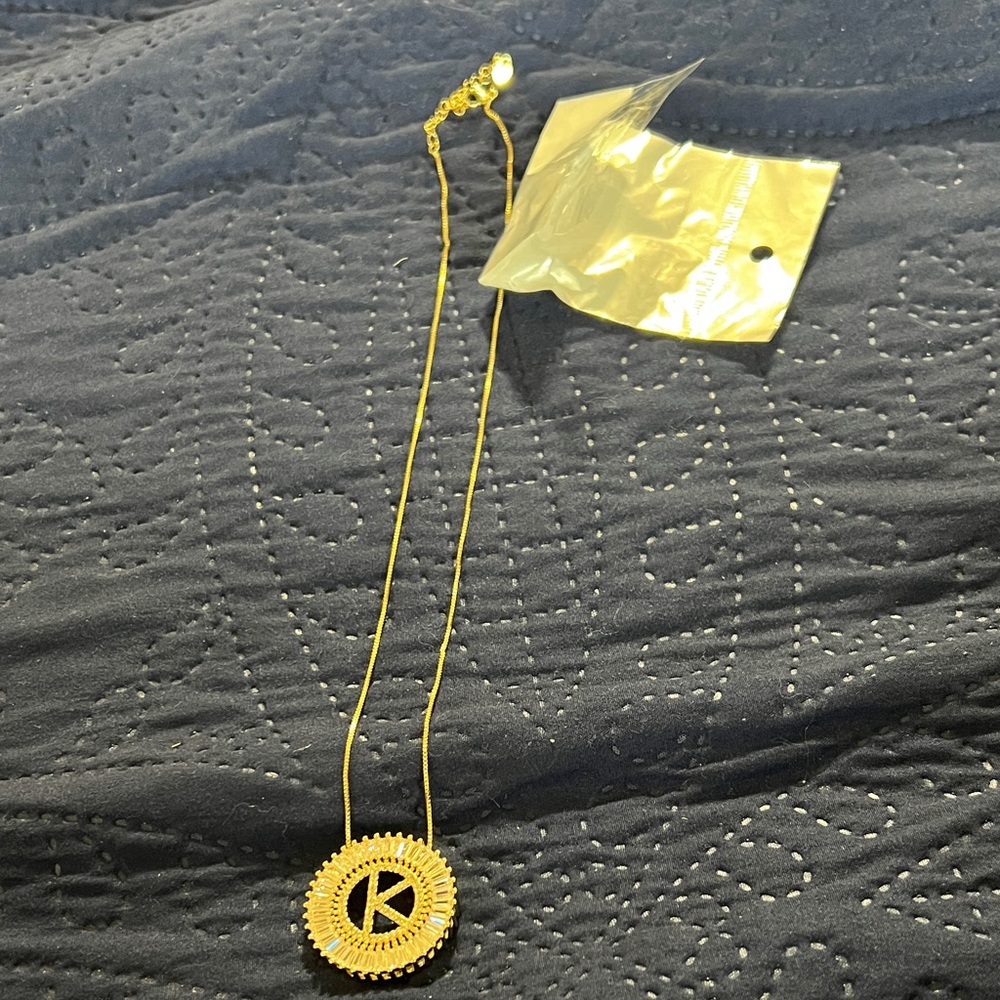 Gold Pendant Necklace